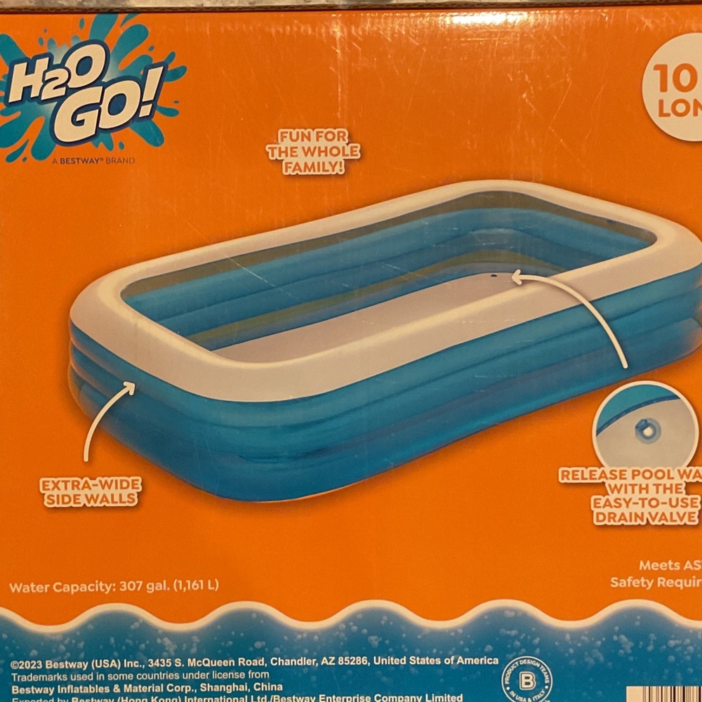 Family Fun Blue Pool - Picture 3 of 6